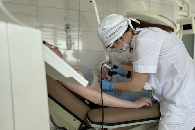 У Львові відновлюють обличчя 20-річної дівчини після ракетної атаки