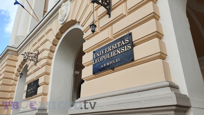 Реставраторів головного корпусу університету Франка підозрюють у розкраданні коштів