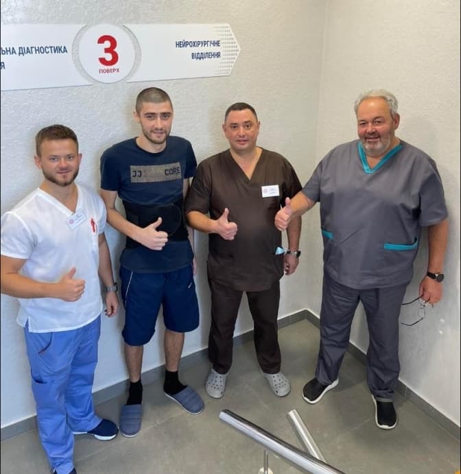 Львівські медики врятували пацієнта з переломом хребта та паралізованими ногами