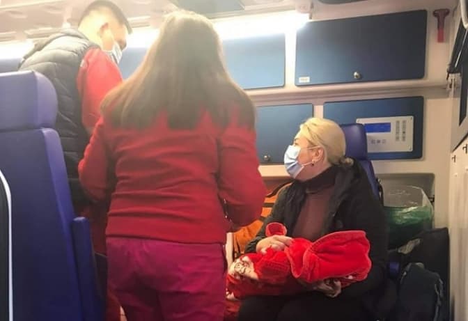 Львівські медики гелікоптером евакуювали 9-місячне немовля з вадою серця