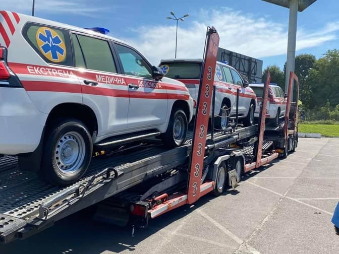 Медзаклади на Львівщині отримають десять автомобілів Land Cruiser для екстреної допомоги