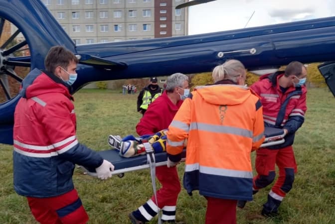 До Львова гелікоптером доправили 7-річного хлопчика з гострим судинним синдромом