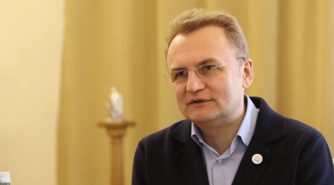 Зарплата та бізнес дружини. Що задекларував Андрій Садовий за 2019 рік