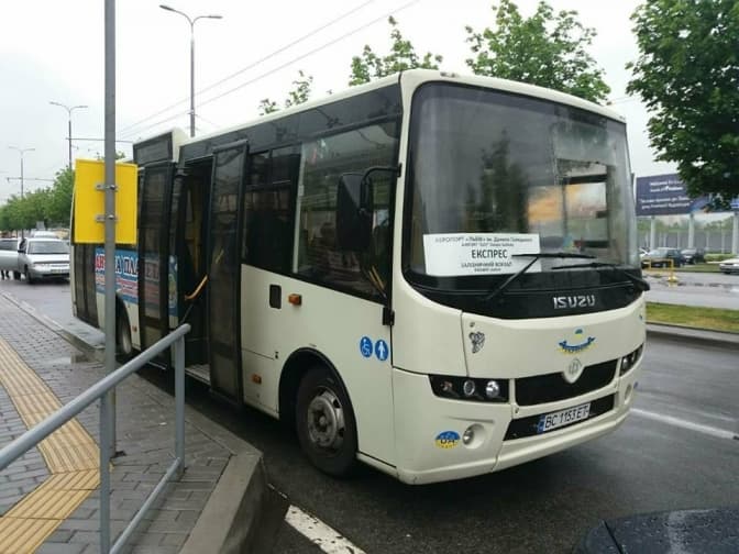 У Львові знову почав курсувати експрес від аеропорту до залізничного вокзалу
