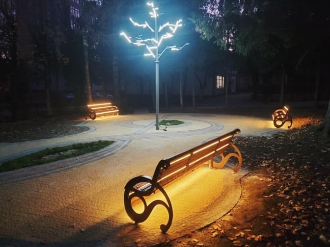 У Трускавці облаштували музичний сквер у формі скрипки. Фото, відео