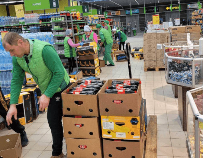 Напої компанії Coca-Cola не продаватимуть у Сільпо, Близенько та ще кількох супермаркетах