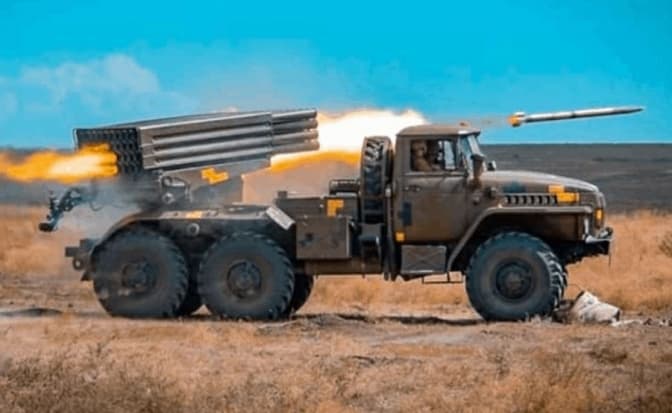 США почали постачати Україні реактивні системи залпового вогню, – Нуланд