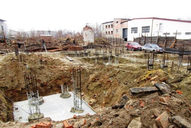 Міська ДАБК призупинила незаконне будівництво на вулиці Залізничній у Львові