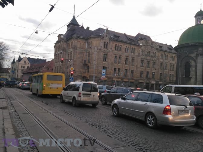 Ситуація на дорогах Львова: у центрі міста – затор. Фото