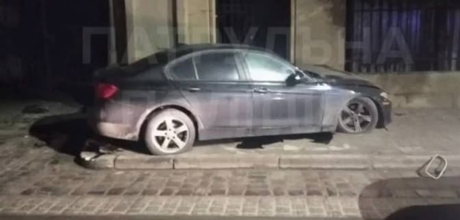 Чоловік, який в’їхав у браму Личаківського кладовища, заплатить понад пів мільйона відшкодування