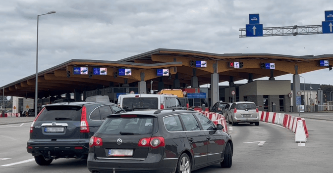 На кордоні з Польщею зупинилися понад 200 автомобілів. Де найбільше