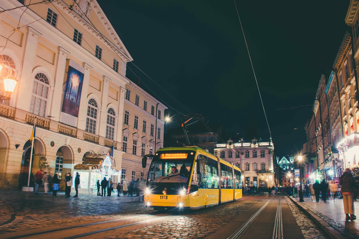 Доки у Львові курсуватиме Різдвяний трамвай