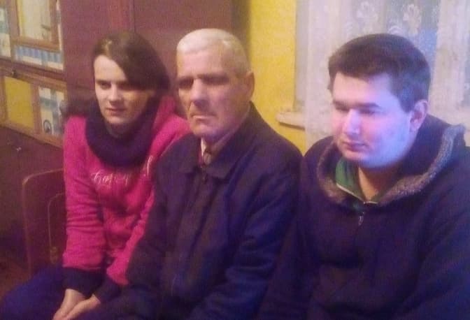 Львів’ян просять допомогти на лікування онкохворому чоловіку, який виховує двох незрячих дітей