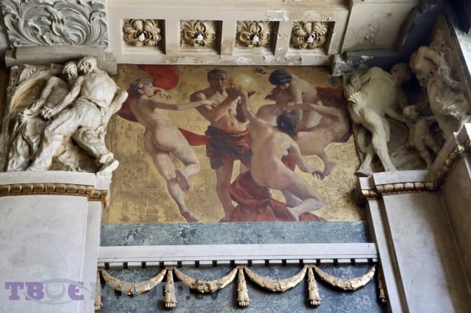 Будинок з мозаїками та вітражами. Яку історію зберігає будівля прокуратури у Львові