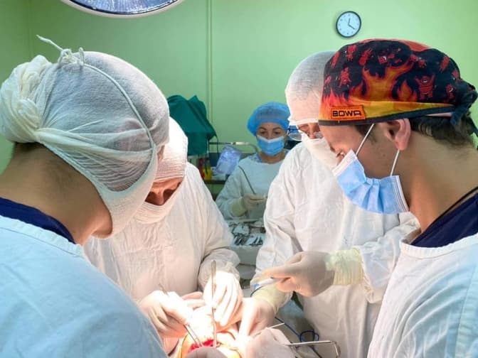 У львівській лікарні прооперували хлопця із ножовим пораненням, якого доправили гелікоптером