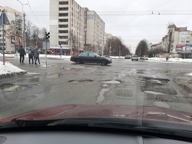 Коли у Львові ліквідують аварійні ями і скільки коштів скерують на ремонт