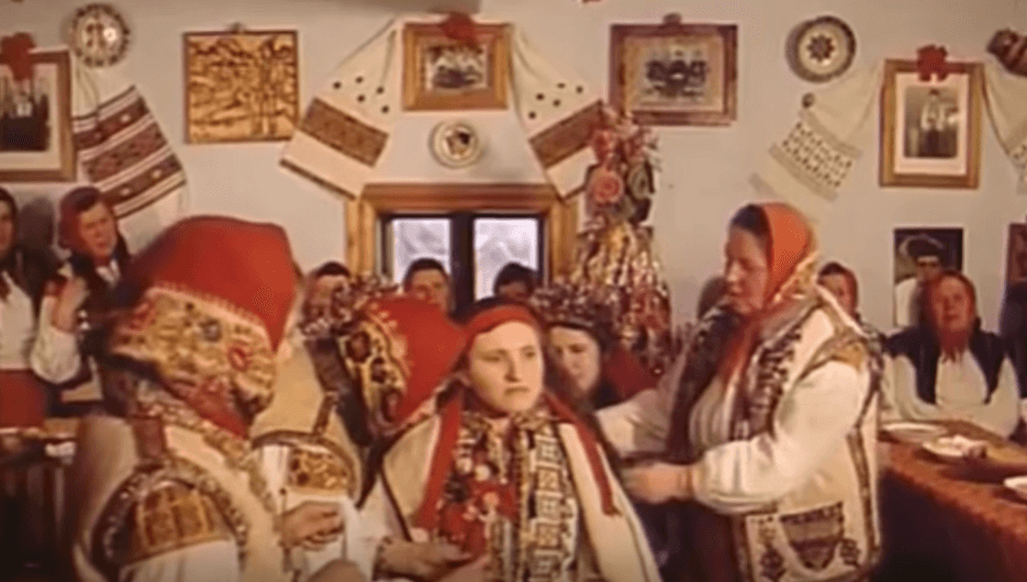 Фрагмент із документального фільму «Карпатські джерела», 1985, епізод весілля Дмитра Пожоджука / Зі сторінки музею ім. Климентія Шептицького