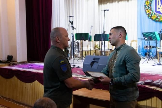 Захисника із Львівщини нагородили «Золотим Хрестом» за мужність