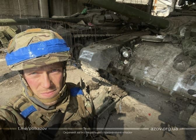 У Маріуполі оточені морські піхотинці змогли з’єднатися з «Азовом»