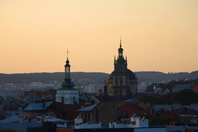 Які міста-побратими має Львів та що це означає