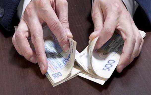 Ексректор столичного вишу виплатив собі премій на понад мільйон гривень