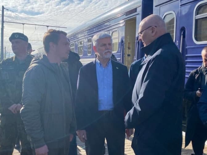До Києва приїхали президенти Чехії та Словаччини