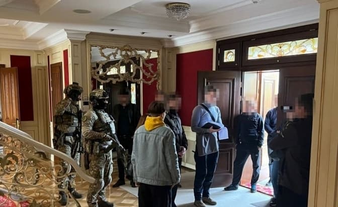 Суд арештував рухоме і нерухоме майно підприємств Медведчука і Козака на Львівщині