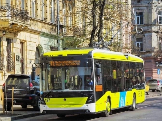 Вулицю Зелену відкрили після ліквідації наслідків пожежі від ракетного удару