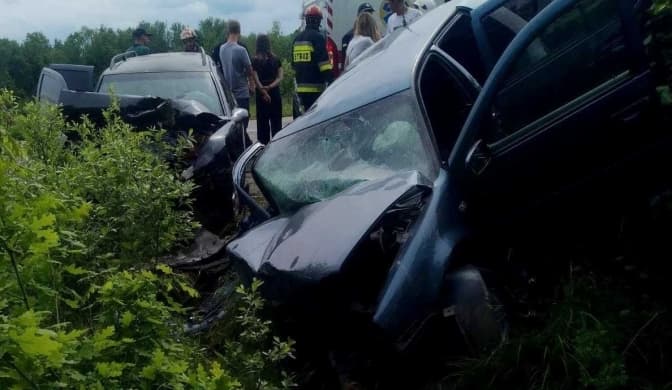 На Львівщині зіткнулися два автомобілі. Постраждали семеро людей