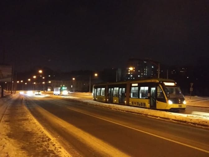 Ситуація на дорогах Львова: затор із трамваїв на Стуса