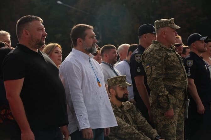 «Сьогодні за наш прапор на Луганщині вбивають, а колись ми з львів'янами ним єднали Схід і Захід», – Сергій Гайдай