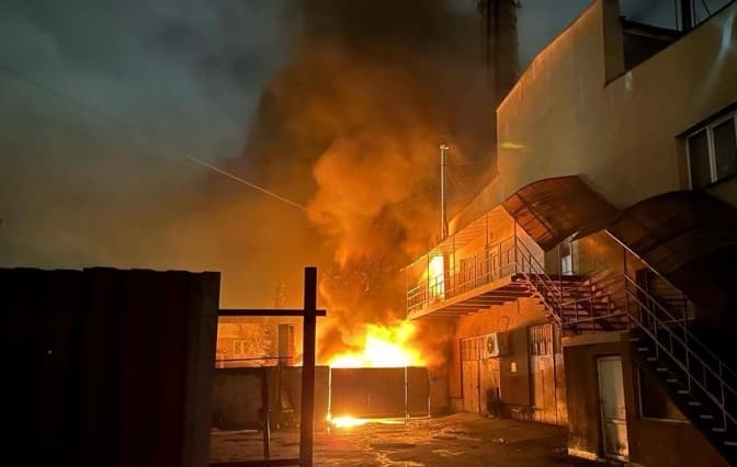 Що за вибух у Львові пролунав вранці у неділю та кому в Україні з березня підвищать пенсії. Підсумки доби