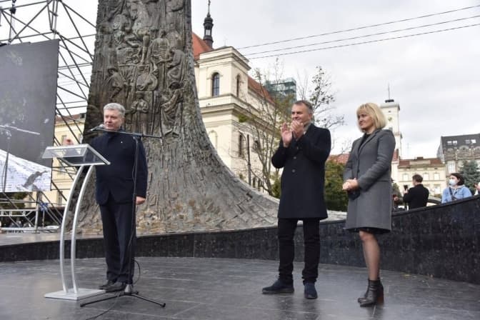 Порошенко закликав львів’ян не боятись і йти на вибори 25 жовтня