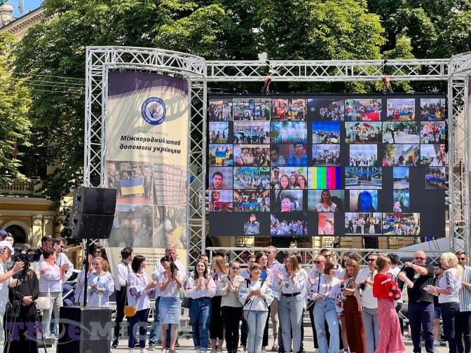 У Львові встановили світовий рекорд з виконання пісні «Ой, у лузі червона калина». Відео