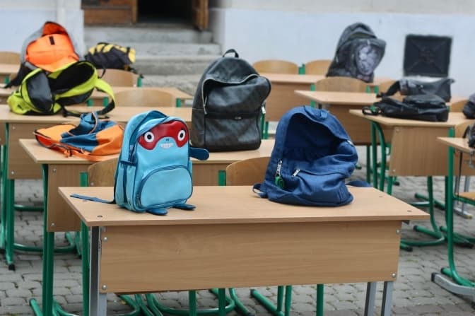 В Україні оголосили благодійний збір коштів на підручники для п’ятикласників