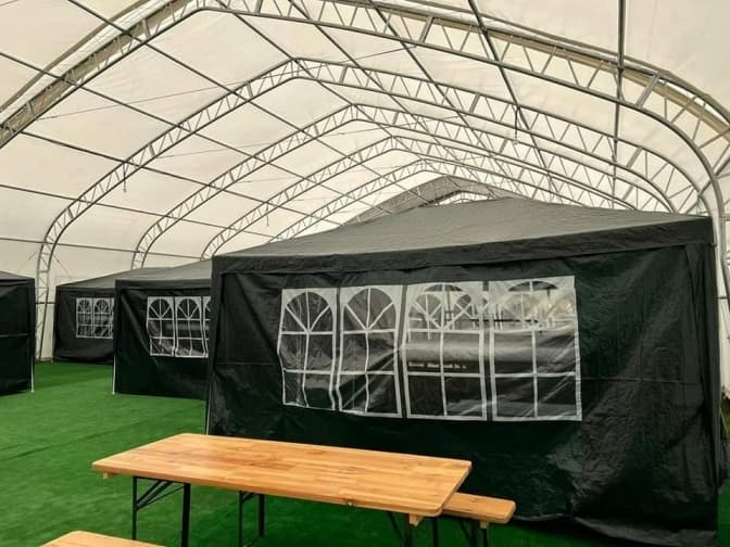 Для переселенців на Львівщині запрацювало наметове містечко на 100 місць