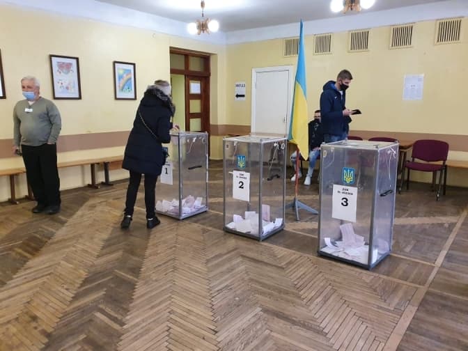 У Львові проголосувало 12,5% виборців