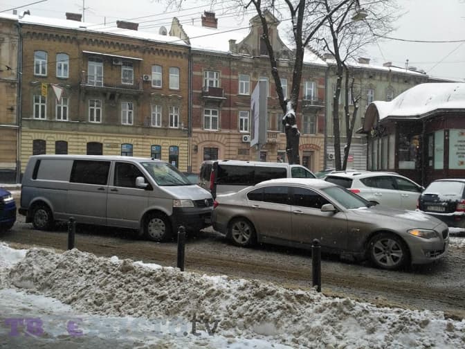 Ситуація на дорогах Львова: ДТП на площі Франка