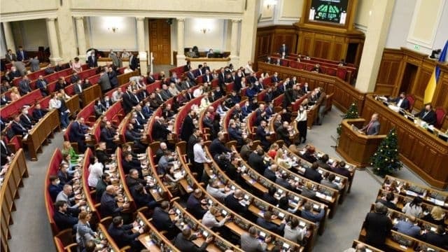 Зеленський подав законопроєкти про продовження воєнного стану і мобілізації