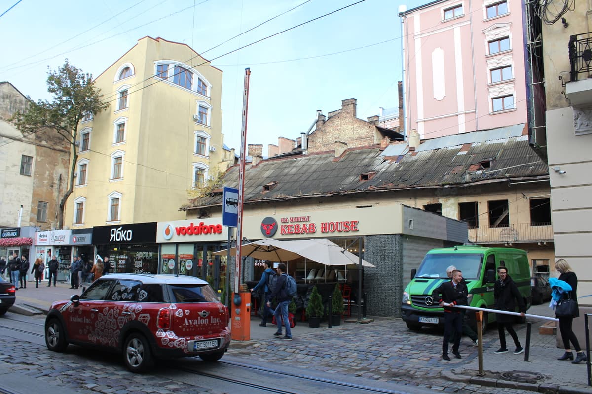 Забудовник готелю на Дорошенка погодився провести архітектурний конкурс