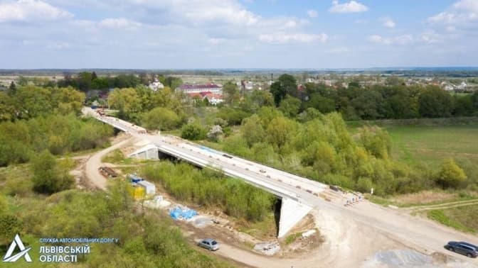 На трасі Львів – Пустомити – Меденичі завершують ремонт двох мостів. Фото