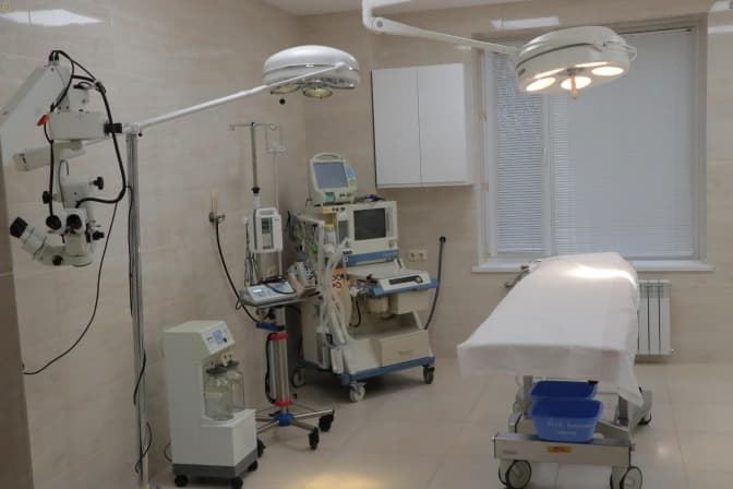 У 8-мій міській лікарні Львова за пів мільйона відремонтували операційну кімнату