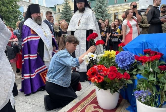 У Києві попрощалися із загиблим активістом Романом Ратушним