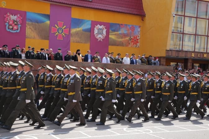 Пів тисячі курсантів Академії сухопутних військ у Львові присягнули на вірність Україні. Фото