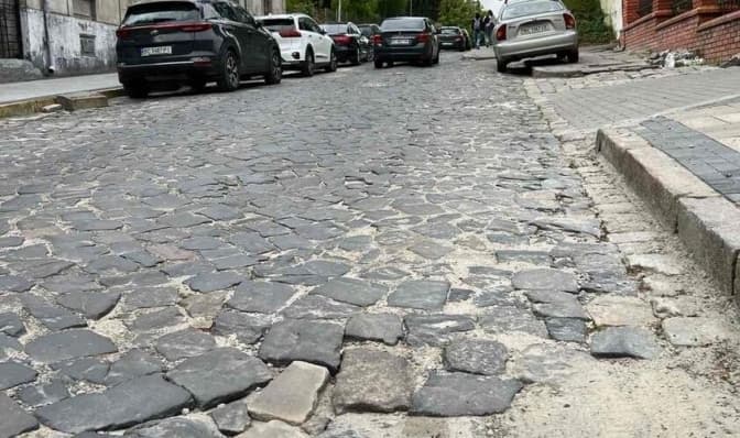 На одній із вулиць у центрі Львова обмежать рух приватного транспорту через ремонт