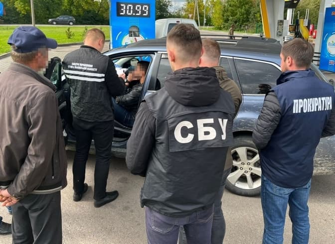 На Львівщині на хабарі 30 тисяч гривень затримали директора державної установи
