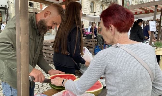 Кава, випічка і старовинні вишивки. У Львові триває ярмарок ветеранського бізнесу