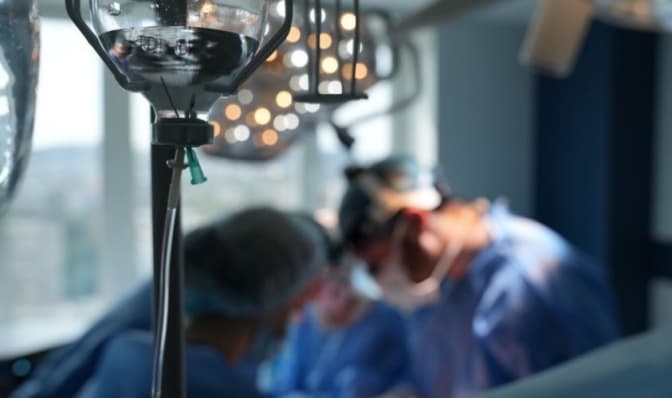 Мама стала донором для сина. Львівські лікарі пересадили нирку 32-річному чоловіку