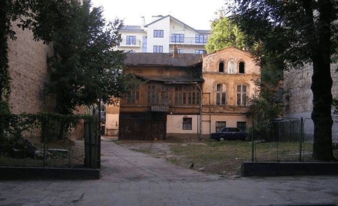 На місці вілли на Коновальця хочуть збудувати 6-поверхівку