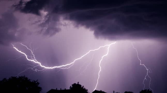 Понад 200 населених пунктів на Львівщині залишаються без світла через негоду